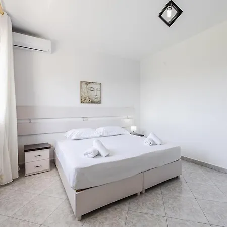 Modern With Wifi And Access By Pikhost Golem (Tirana)
