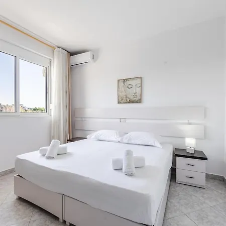 Apartamento Modern With Wifi And Access By Pikhost Golem (Tirana)