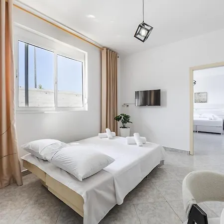 Modern With Wifi And Access By Pikhost