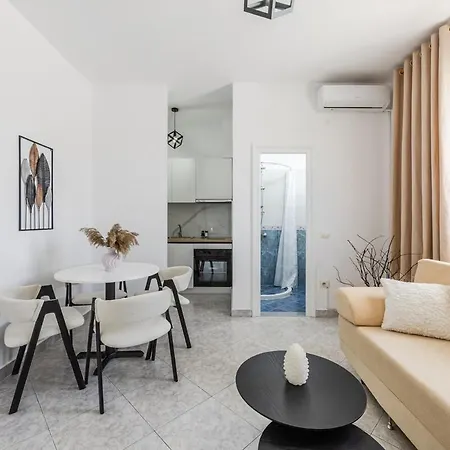 Modern With Wifi And Access By Pikhost Apartamento *