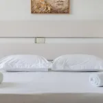 Modern With Wifi And Access By Pikhost דירה *